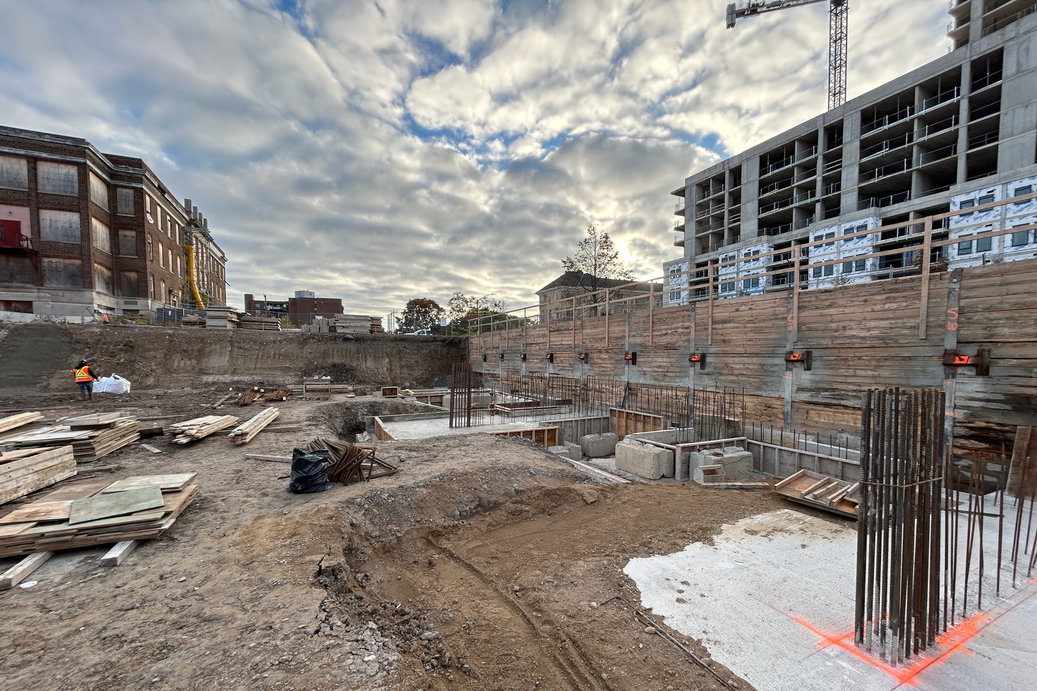 Construction site at 370 South Street in London Ontario SoHo in October 2023. Foundation being laid, rebar, cranes, sand, gravel. As a partner in the Vision SoHo Alliance, Zerin is in the process of developing a 119 unit apartment building on South Street.